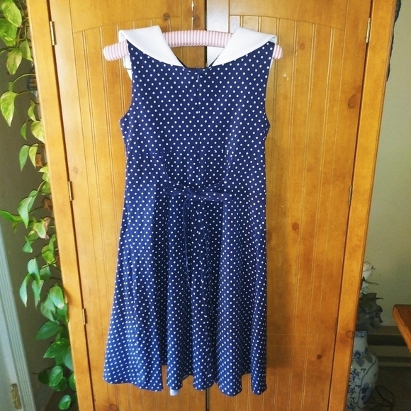 LiL. Better Sleeveless Dress - Picture 3 of 4